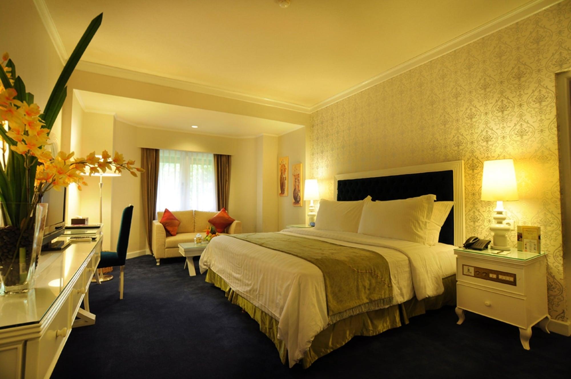 Grand Legi Hotel Mataram Exterior photo