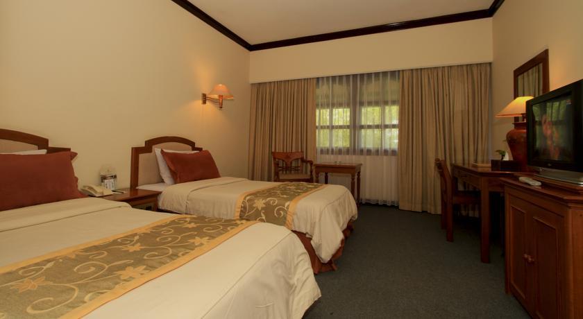 Grand Legi Hotel Mataram Exterior photo
