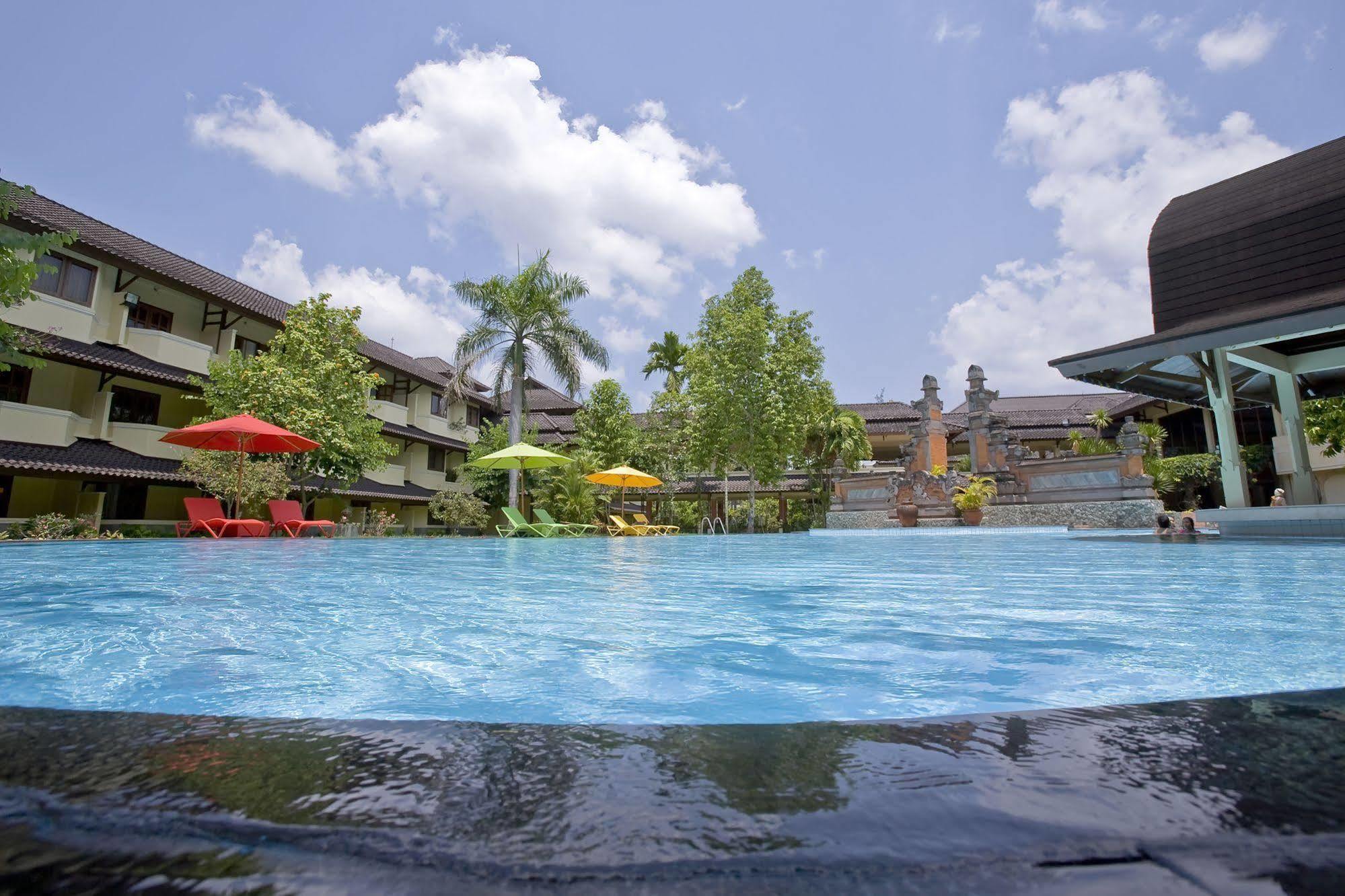 Grand Legi Hotel Mataram Exterior photo